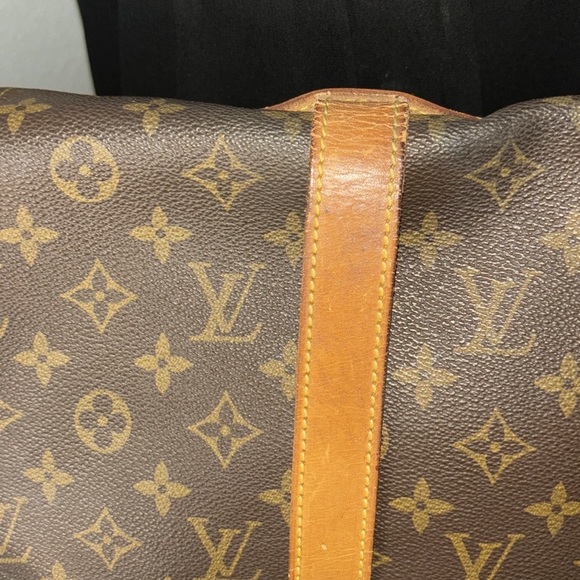 LOUIS VUITTON Saumur 30 Monogram Canvas Bag - Picture 9 of 16